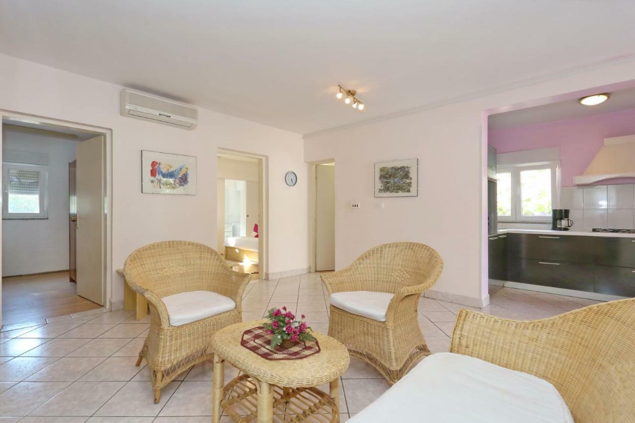Villa Neyla Вир Экстерьер фото