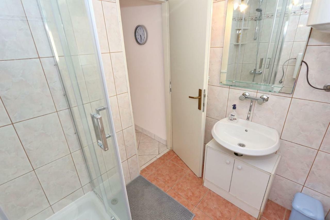 Villa Neyla Вир Экстерьер фото