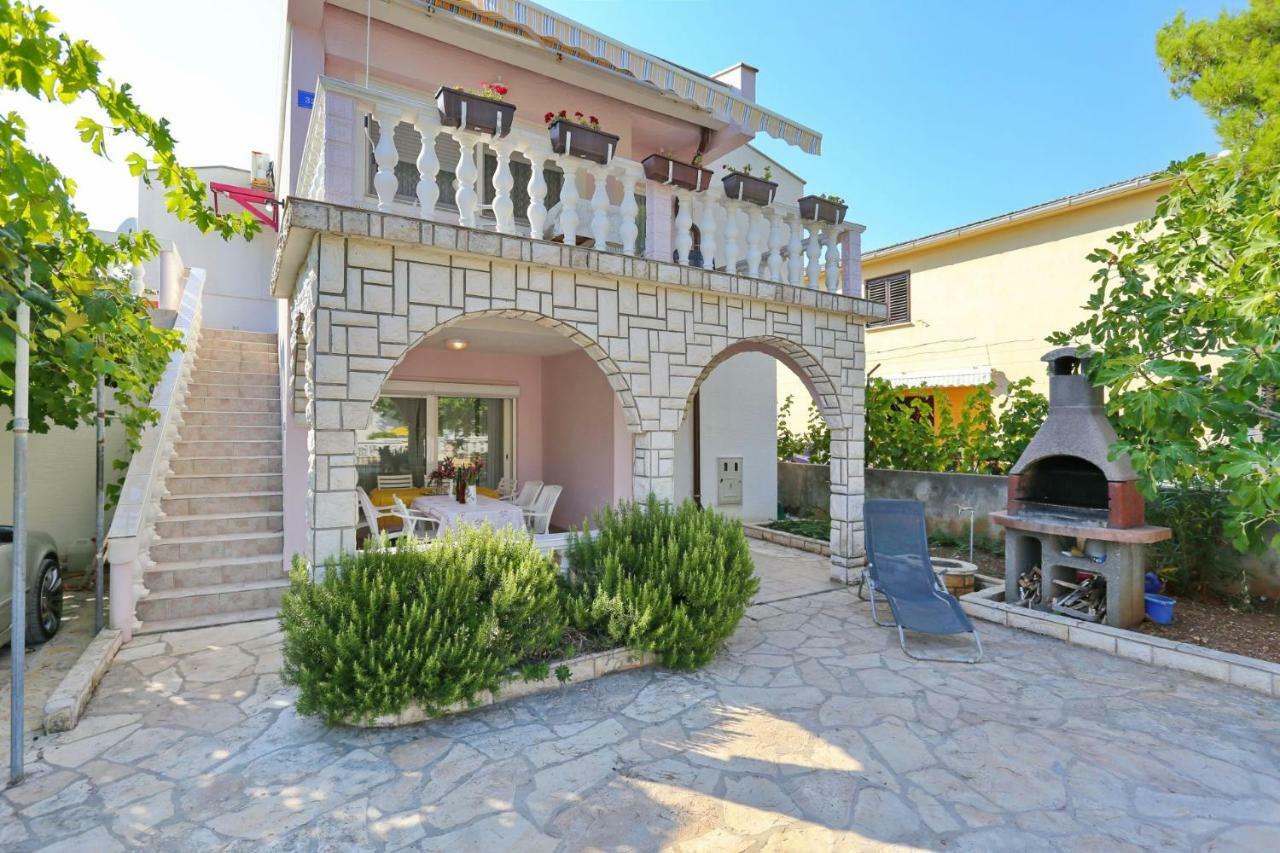 Villa Neyla Вир Экстерьер фото